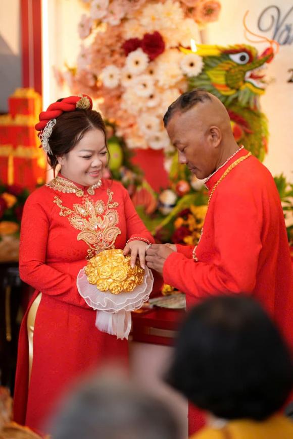đám cưới bình dương, hoa cưới, hoa cưới bằng vàng 