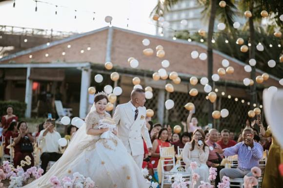 đám cưới bình dương, hoa cưới, hoa cưới bằng vàng 