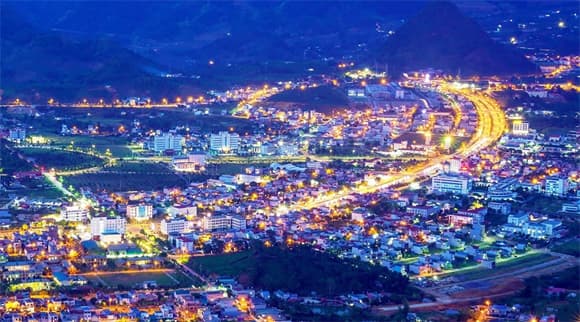 lai châu, Tỉnh rộng gấp hơn 4 lần TP. HCM nhưng chỉ có nửa triệu dân