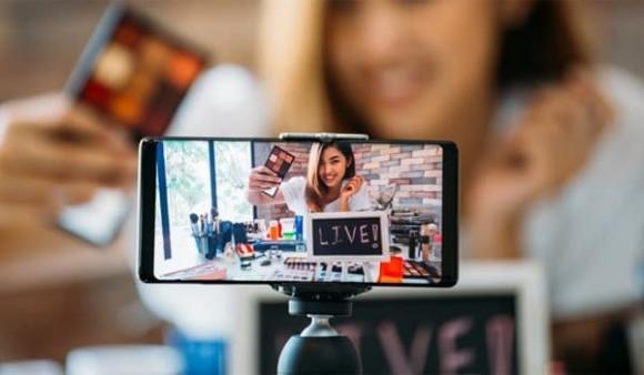 Nghề hot trên mạng xã hội, Livestream bán hàng