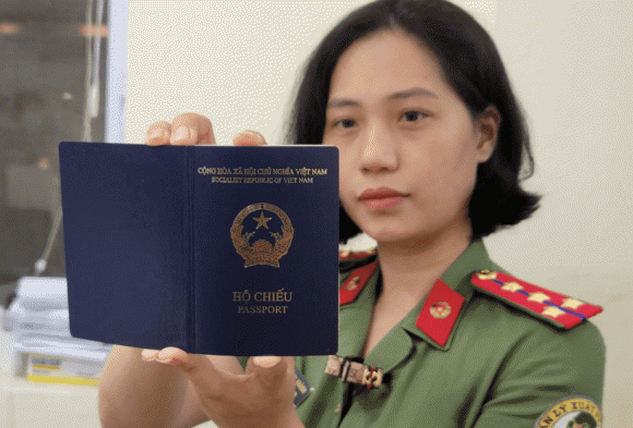 Đổi hộ chiếu, đổi CCCD, sáp nhập đơn vị hành chính