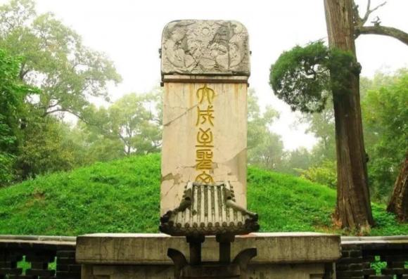 lăng mộ Khổng Tử, Khổng Tử