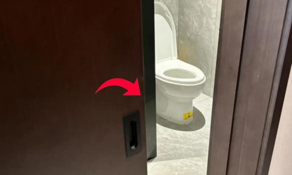 phòng tắm, mẹo sử dụng phòng tắm, nên đóng hay mở cửa phòng tắm
