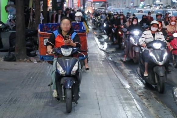 Nghị định 168, mức phạt xe máy đi lên vỉa hè