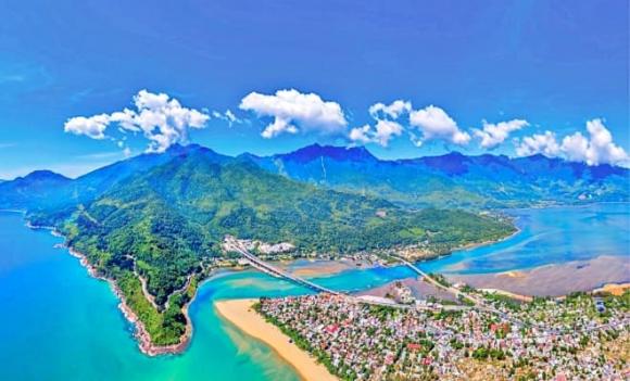 đèo Hải Vân, thiên hạ đệ nhất hùng quan, Vịnh Lăng Cô, top những vịnh biển đẹp nhất thế giới