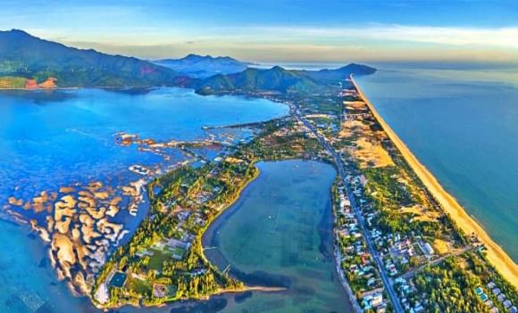 đèo Hải Vân, thiên hạ đệ nhất hùng quan, Vịnh Lăng Cô, top những vịnh biển đẹp nhất thế giới