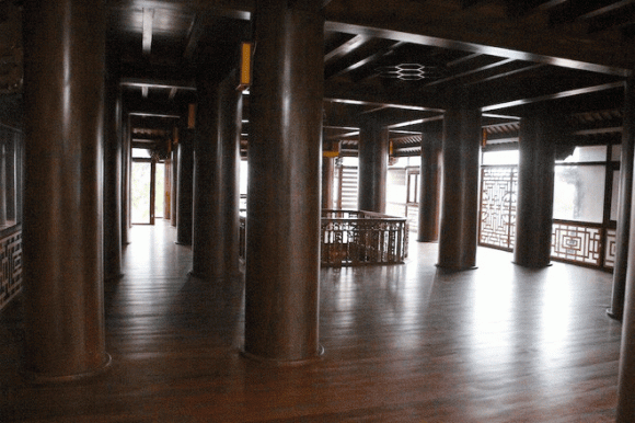 Biệt phụ gỗ quý, nhà làm bằng gỗ quý