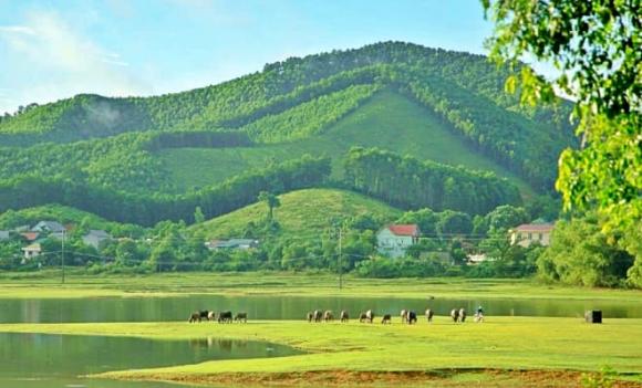 quê vua đất chúa, Vịnh Hạ Long trên cạn, cây cổ thụ gần 700 tuổi, Vườn Quốc gia Bến En, Thanh Hóa