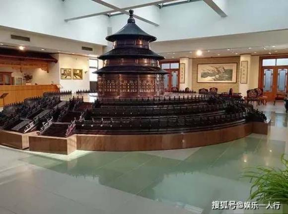 Biệt thự gỗ quý, cơ ngơi nhà vợ chồng đương tăng Trì Trọng Thụy
