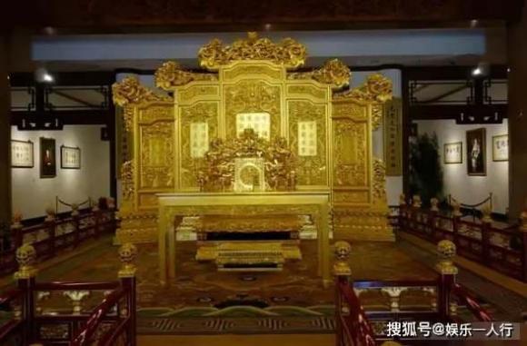 Biệt thự gỗ quý, cơ ngơi nhà vợ chồng đương tăng Trì Trọng Thụy