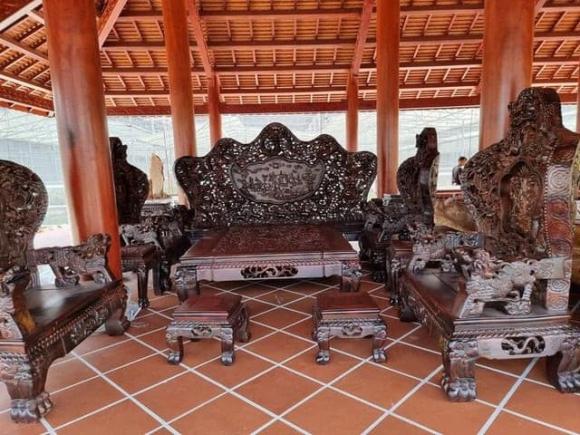 Biệt phủ, biệt phủ xây từ gỗ quý