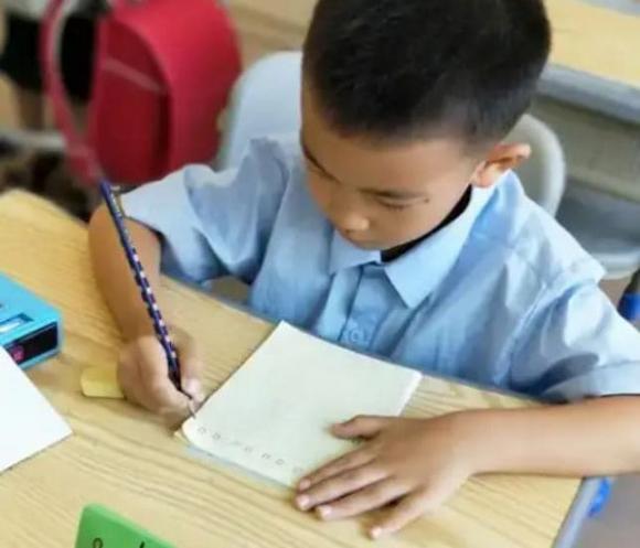 cách giúp trẻ không bị cận thị, cách bảo vệ mắt không bị cận thị