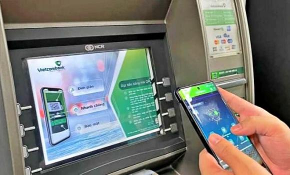 Vietcombank, ngân hàng TMCP Ngoại thương Việt Nam, ngừng chuyển tiền, rút tiền, sinh trắc học