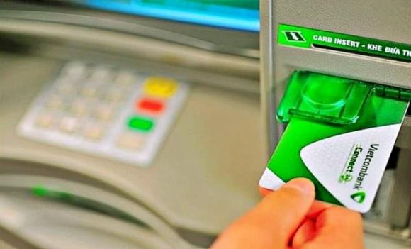 Vietcombank, ngân hàng TMCP Ngoại thương Việt Nam, ngừng chuyển tiền, rút tiền, sinh trắc học