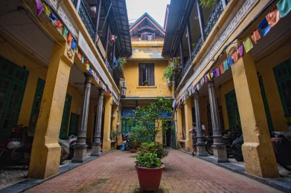 Biệt thự phố cổ, biệt thự bằng gỗ quý