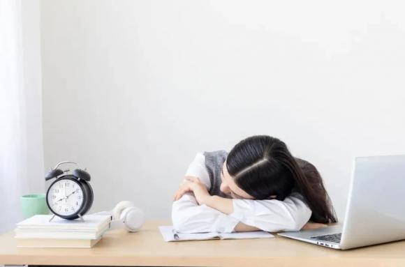 mệt mỏi tiềm ẩn, dấu hiệu cơ thể cần nghỉ ngơi