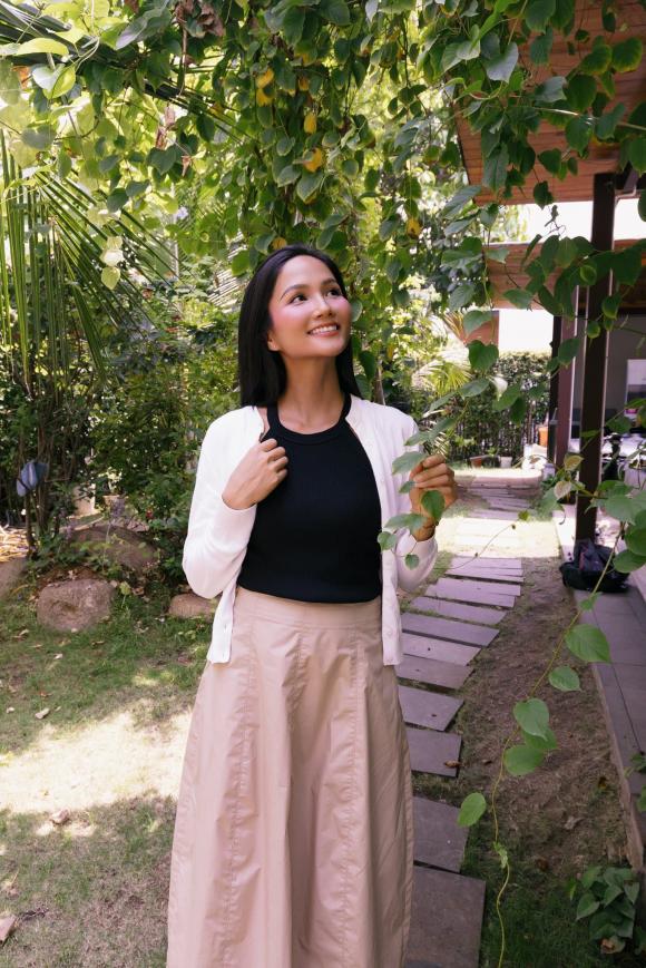 H'Hen Niê, Hoa hậu H'Hen Niê, sao Việt 