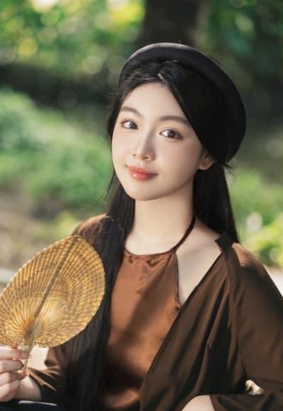 Lọ Lem, con gái Quyền Linh, sao Việt 
