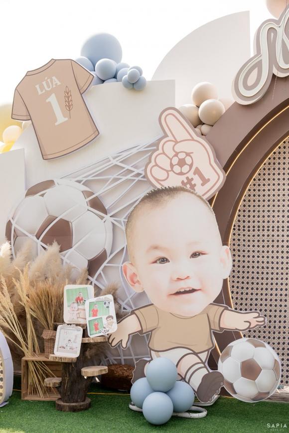 Doãn Hải My, Đoàn Văn Hậu, Hòa Minzy 