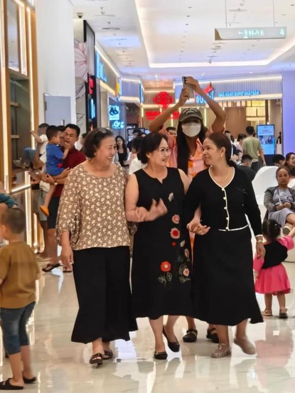 Hoa hậu H'Hen Niê, sao Việt