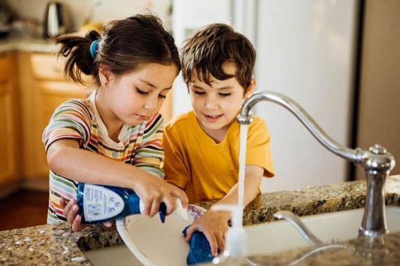 chăm con, chăm sóc trẻ nhỏ, lưu ý khi chăm sóc trẻ
