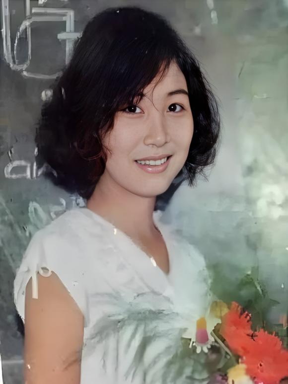 NSND Hồng Vân, sao Việt