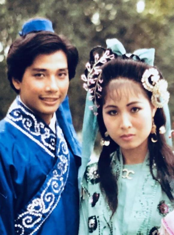 NSND Hồng Vân, sao Việt