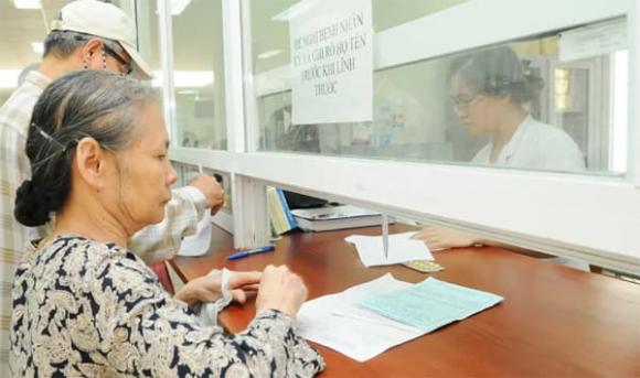 Người từ 60 tuổi sẽ được cấp BHYT miễn phí , người cao tuổi