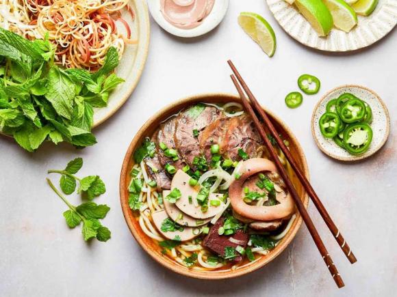 Top 100 món ăn sáng ngon nhất thế giới, bún bò huế