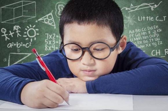 trẻ iq cao, trẻ sinh tháng nào tốt
