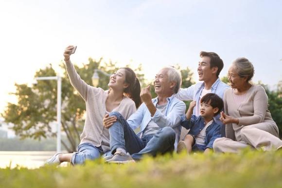 người già nên để lại gì cho con cháu