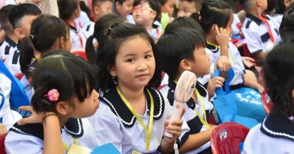 dạy học 2 buổi/ngày, miễn học phí