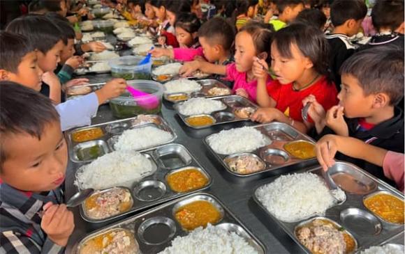 dạy học 2 buổi/ngày, miễn học phí
