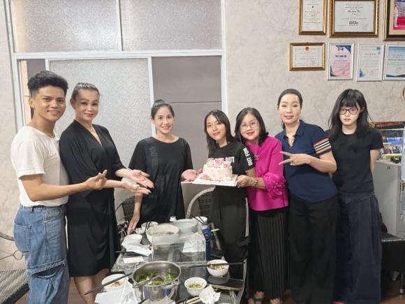 Sao Việt 8/5, tin sao việt mới nhất