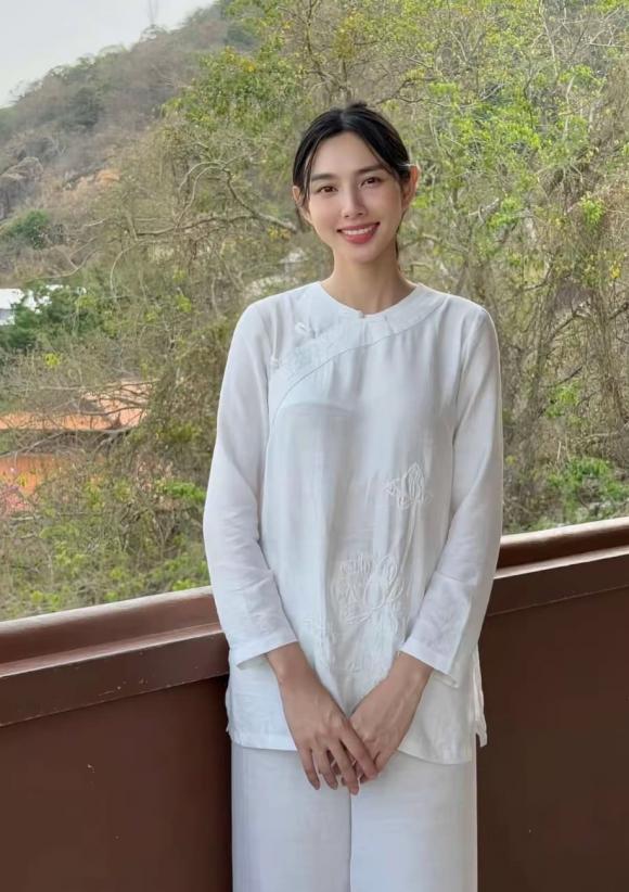 Hoa hậu Thùy Tiên, sao Việt