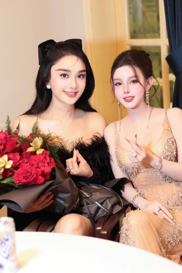 Sao Việt 10/5, tin sao việt mới nhất