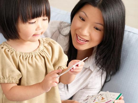 dùng điện thoại, cho con dùng điện thoại, sức khỏe