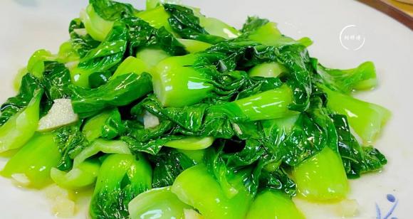 cách xào rau không bị thâm đen, cách xào rau xanh