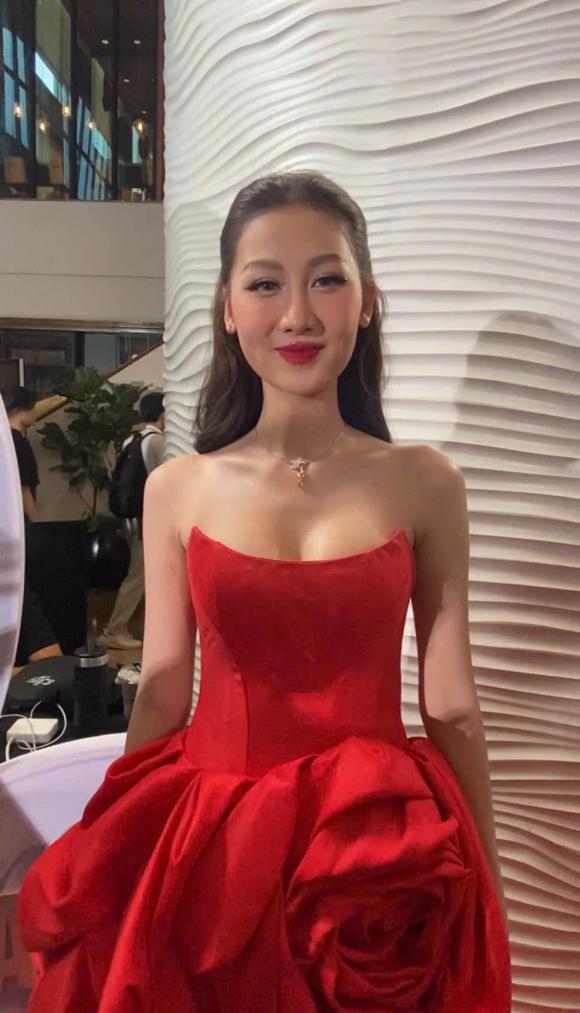 siêu mẫu Anh Thư, Hoa hậu Quế Anh, sao Việt 