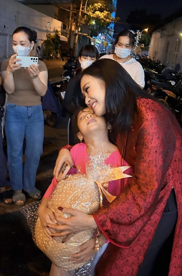 Sao Việt 12/5, tin sao việt mới nhất