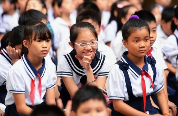 Chính sách giáo dục, miễn học phí cho học sinh cả nước
