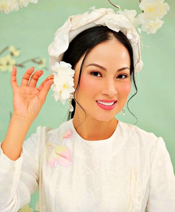 Ca sĩ Việt giàu nhất thế giới, Hà Phương, chị ruột của Minh Tuyết,  em gái của ca sĩ Cẩm Ly