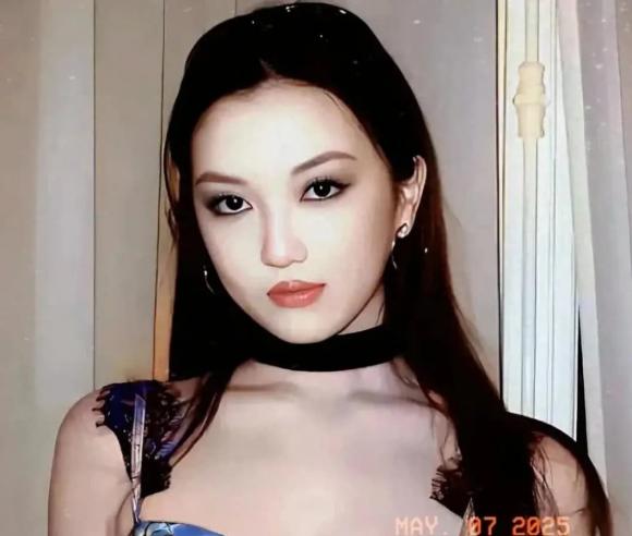 con gái hở hàm ếch của Vương Phi, Lý Yên, Vương Phi, sao Hoa ngữ