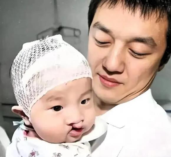 con gái hở hàm ếch của Vương Phi, Lý Yên, Vương Phi, sao Hoa ngữ