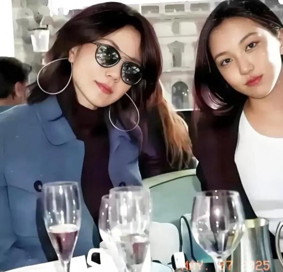con gái hở hàm ếch của Vương Phi, Lý Yên, Vương Phi, sao Hoa ngữ