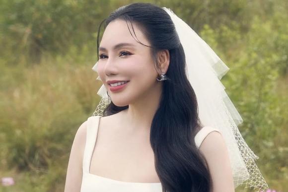 ca sĩ Hồ Quỳnh Hương, sao Việt