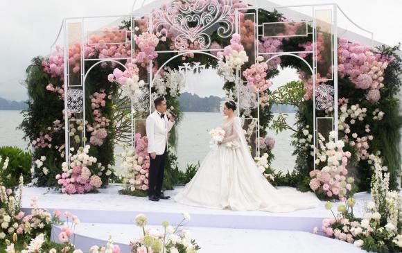 ca sĩ Hồ Quỳnh Hương, sao Việt