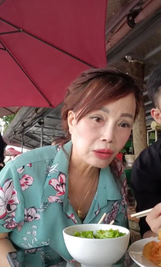 Cô dâu Thu Sao, Thu Sao, cặp đôi lệch tuổi