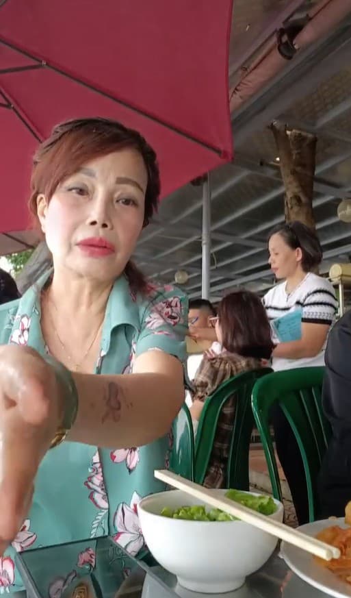 Cô dâu Thu Sao, Thu Sao, cặp đôi lệch tuổi