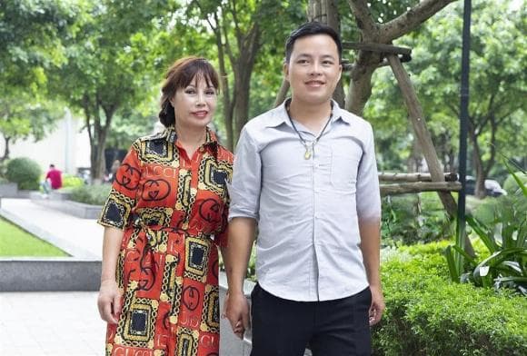 Cô dâu Thu Sao, Thu Sao, cặp đôi lệch tuổi